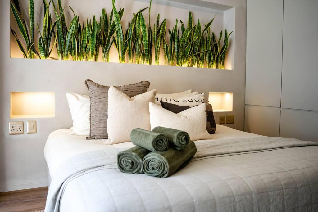 The Asvati - Chic Two Bedroom In Point *