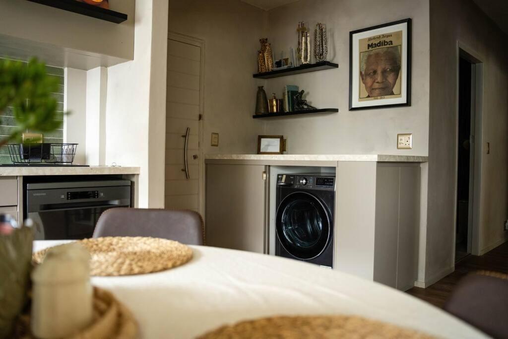 The Asvati - Chic Two Bedroom In Point