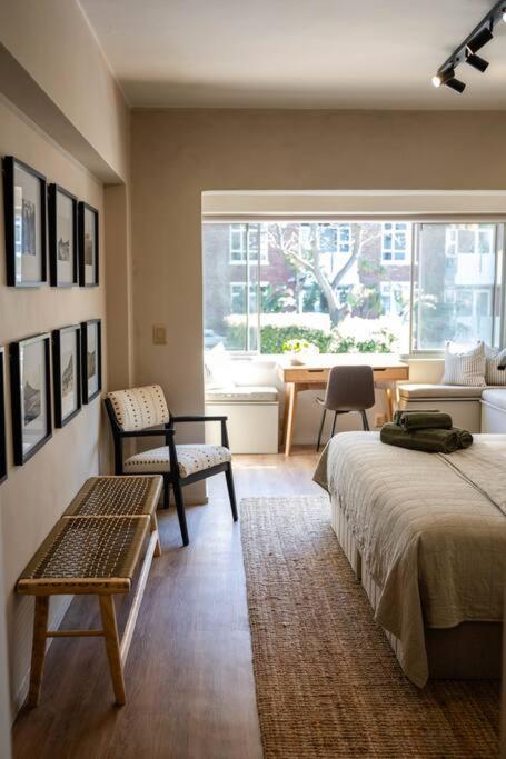 The Asvati - Chic Two Bedroom In Point Apartment